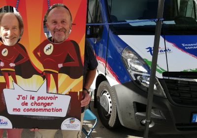 Le van anniversaire des 70 ans de l&rsquo;UFC-Que Choisir a fait escale les lundi 27 et mardi 28 septembre sur la place du Ralliement à Angers