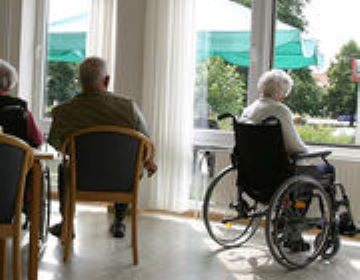 EHPAD :  comment attaquer en justice en cas de suspicion de maltraitance ?